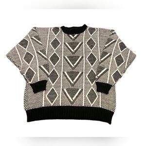 Vintage Womens Black and White Diamond Geometric Pattern Sweater